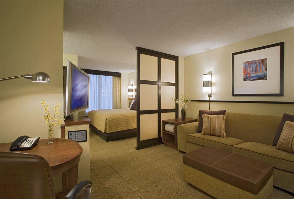 Comfort Suites Milwaukee West Quarto foto